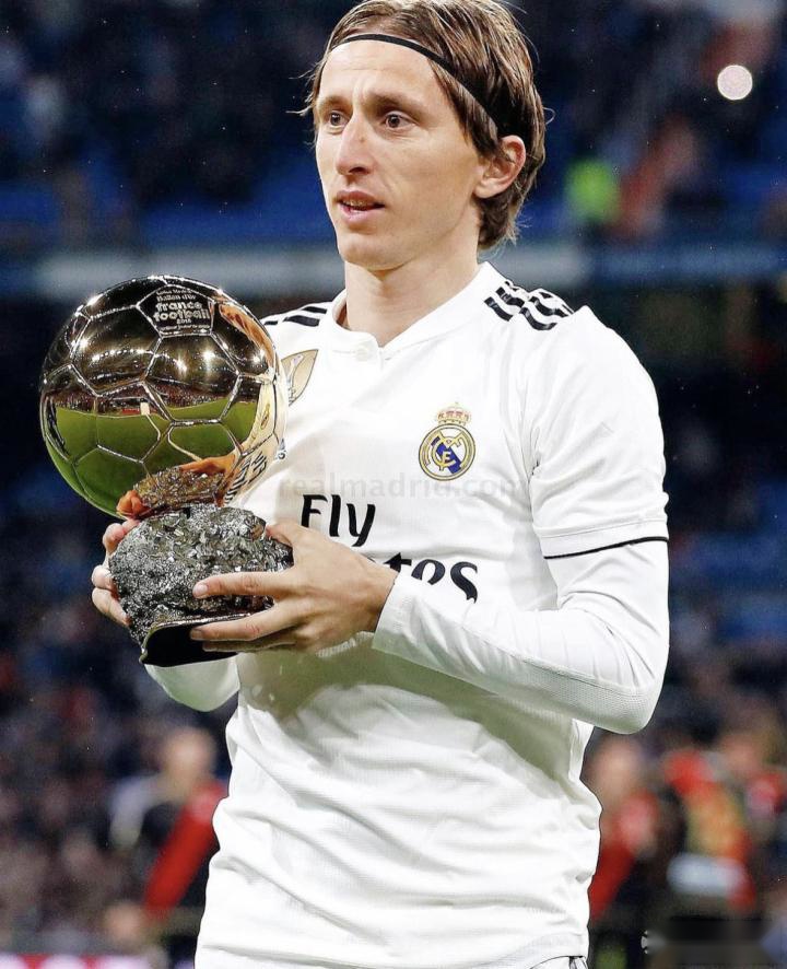 德佩荷兰队史自然年客场进球数第2，仅次于范巴斯滕