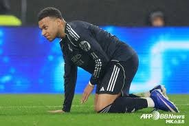 2015 赛季：洋基队 A-Rod 达成生涯第 3000 支安打里程碑